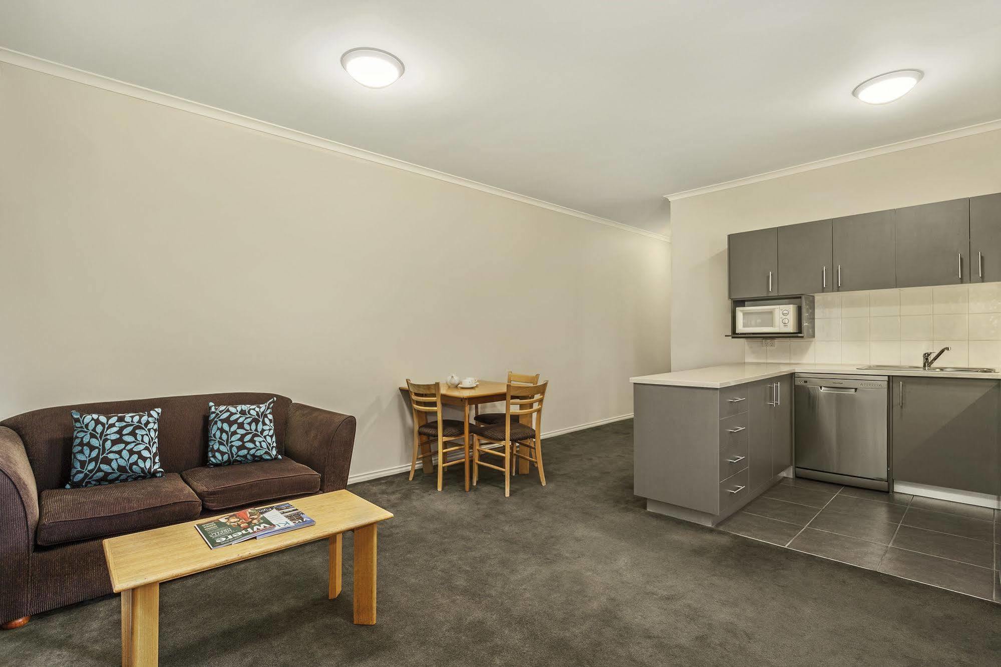 Punt Road Apartment Hotel เมลเบิร์น ภายนอก รูปภาพ